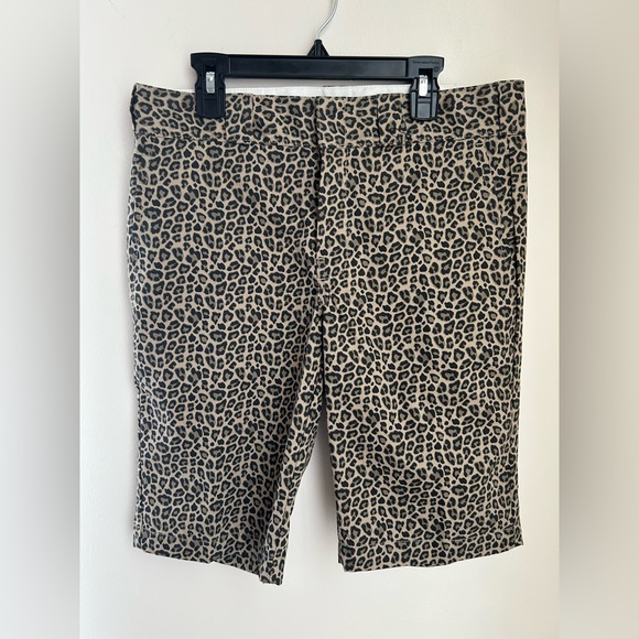 Dickies Men’s Silver Firs Slim Fit Shorts - Picture 6 of 10